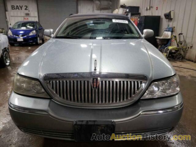 LINCOLN TOWNCAR SIGNATURE, 1LNHM81V06Y650663