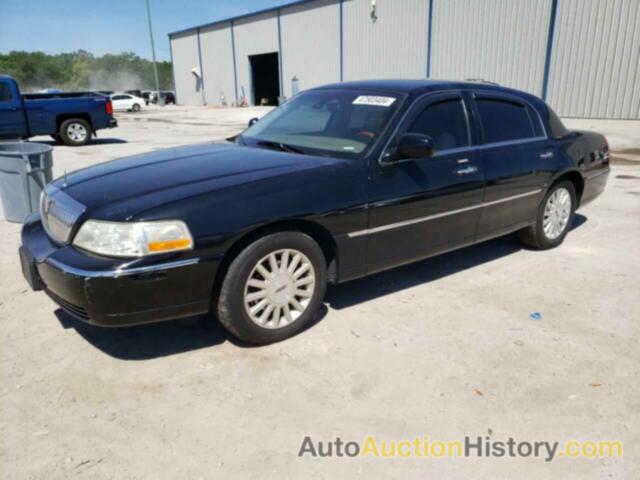 LINCOLN TOWNCAR SIGNATURE, 1LNHM82W23Y700336