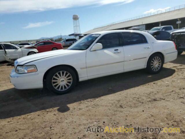 LINCOLN TOWNCAR EXECUTIVE, 1LNHM81W83Y618676