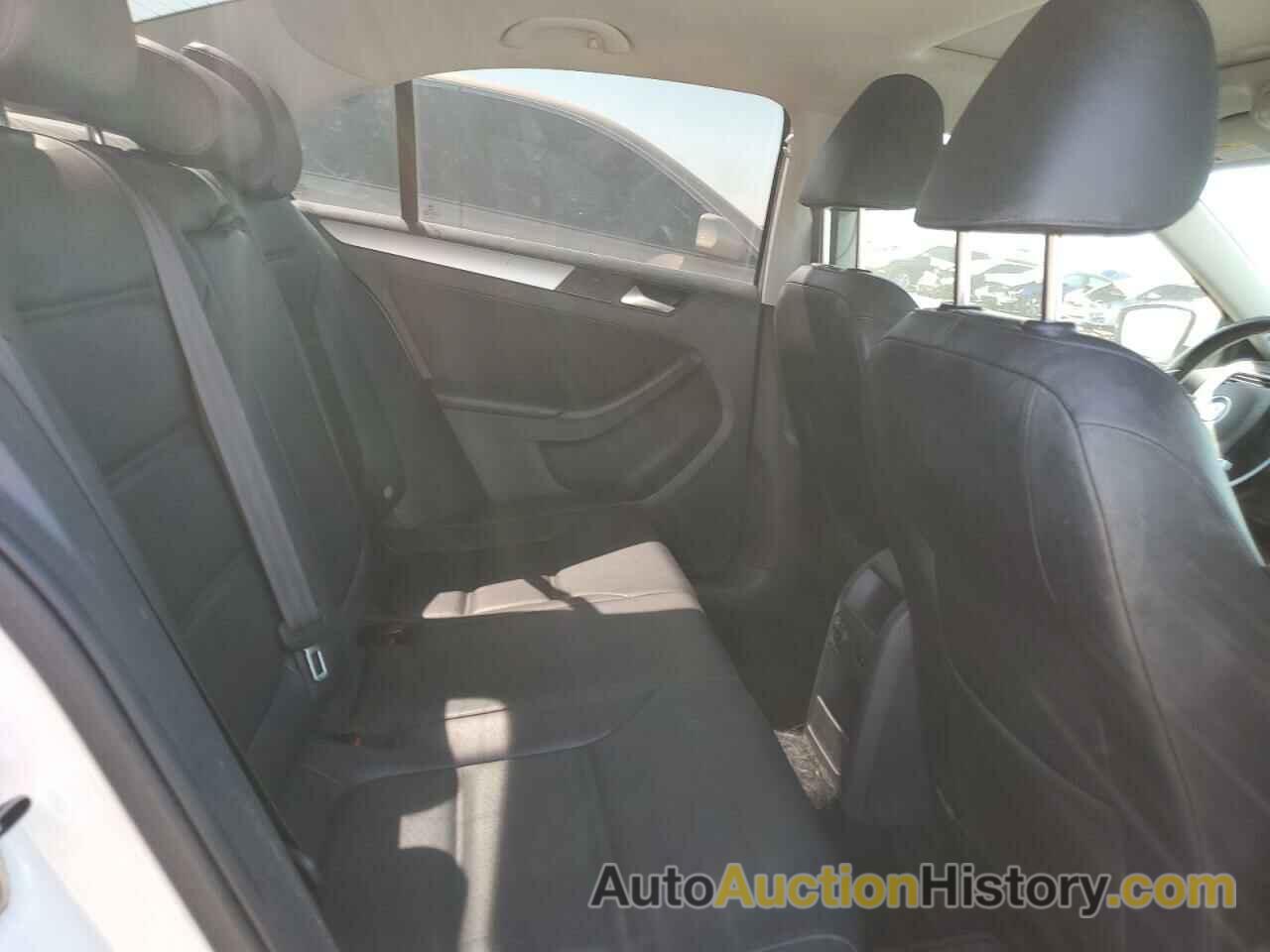 VOLKSWAGEN JETTA SE, 3VWD07AJ1EM431773