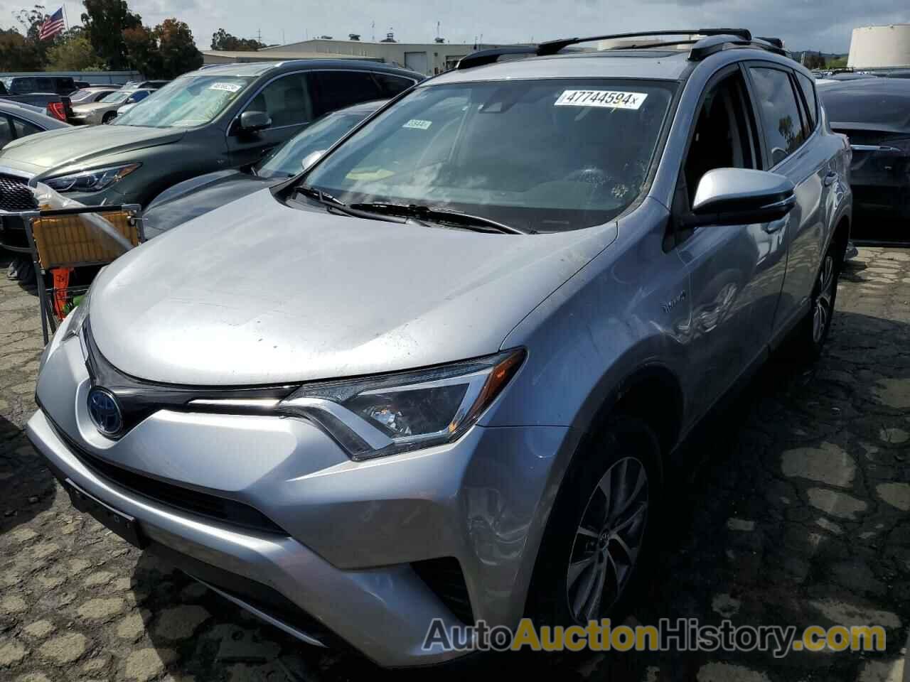 TOYOTA RAV4 LE, JTMRJREV4JD181806