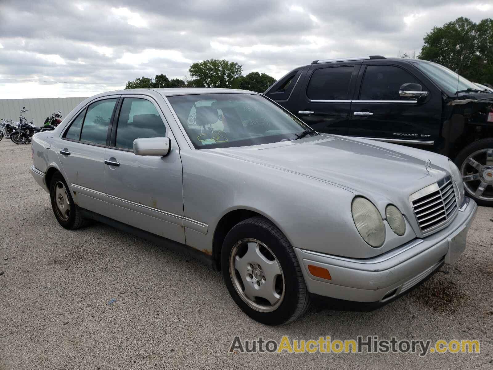 1998 MERCEDES-BENZ E CLASS 430, WDBJF70F3WA710236