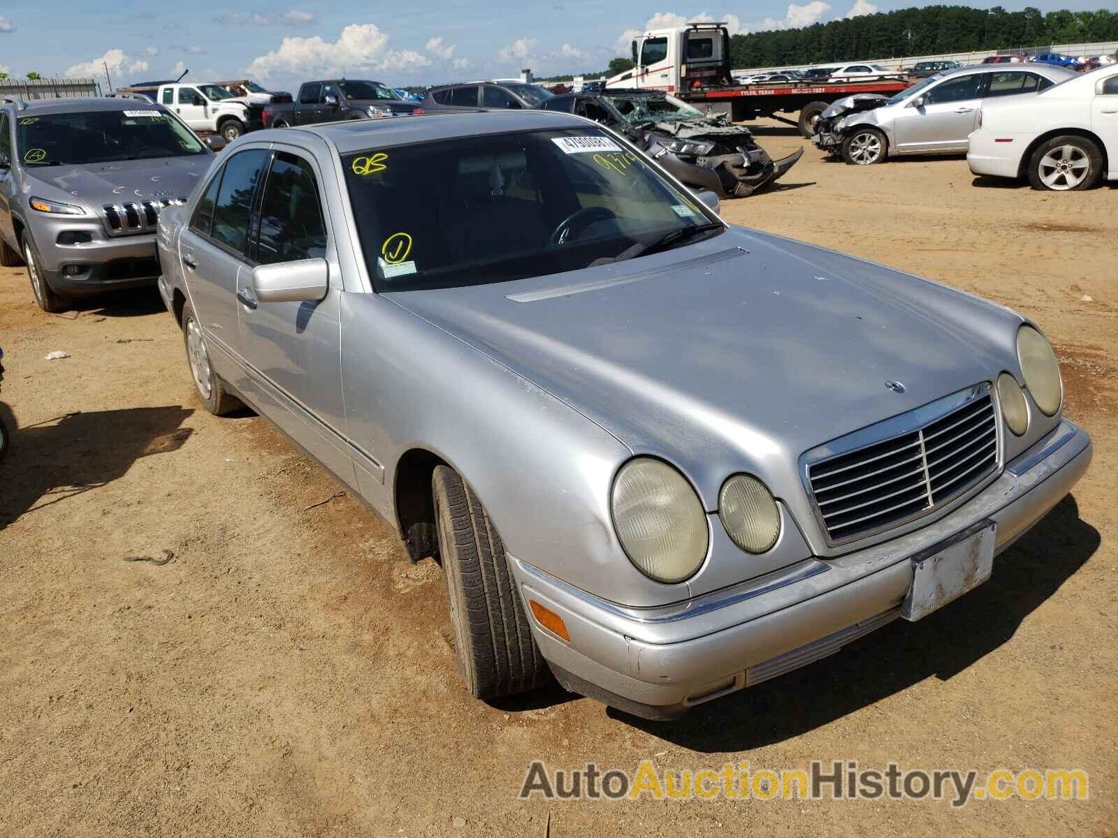 1998 MERCEDES-BENZ E CLASS 320, WDBJF65F0WA449375