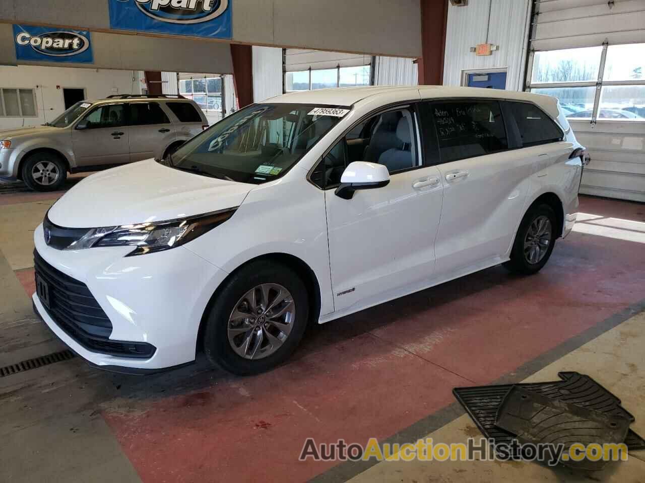 2021 TOYOTA SIENNA LE, 5TDKRKEC8MS005074