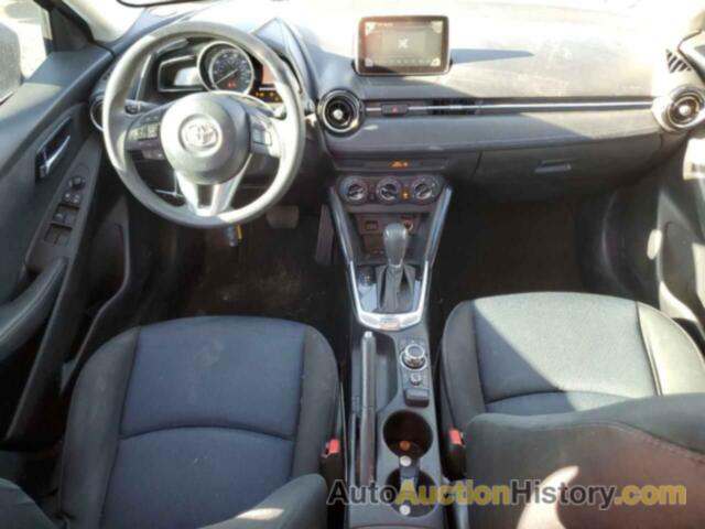 TOYOTA YARIS, 3MYDLBYV6HY155627