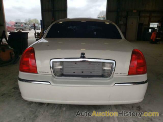 LINCOLN TOWNCAR SIGNATURE, 1LNHM81V77Y627771