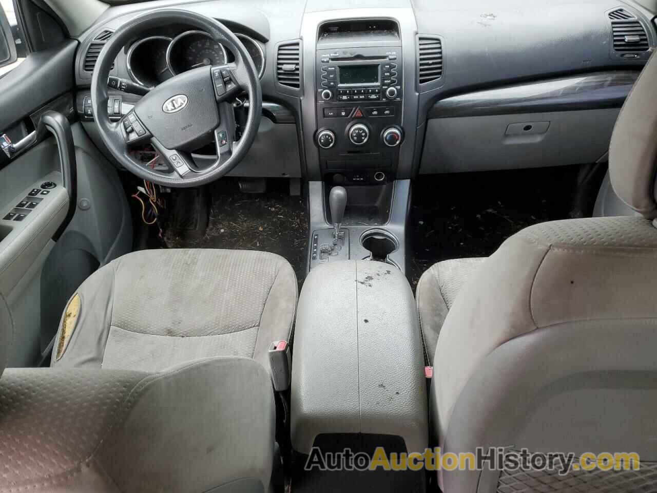 KIA SORENTO BASE, 5XYKTCA6XCG205165