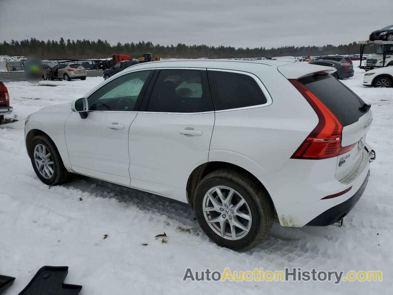 VOLVO XC60 T5 MOMENTUM, YV4102RKXM1869769