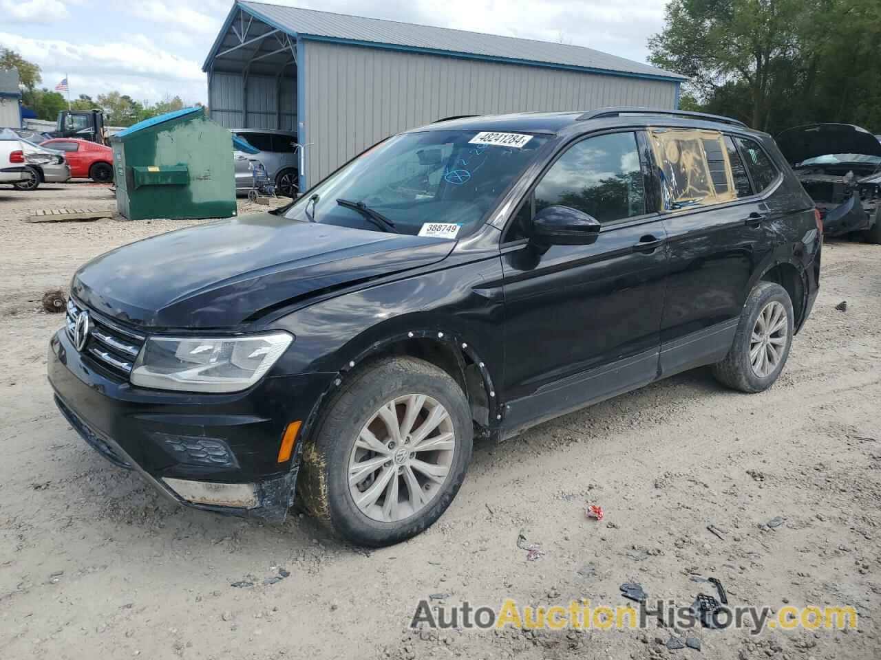 VOLKSWAGEN TIGUAN S, 3VV1B7AX7JM037405