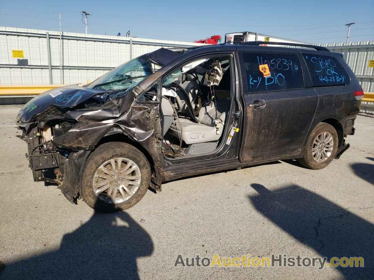 2014 TOYOTA SIENNA XLE, 5TDYK3DC1ES405839