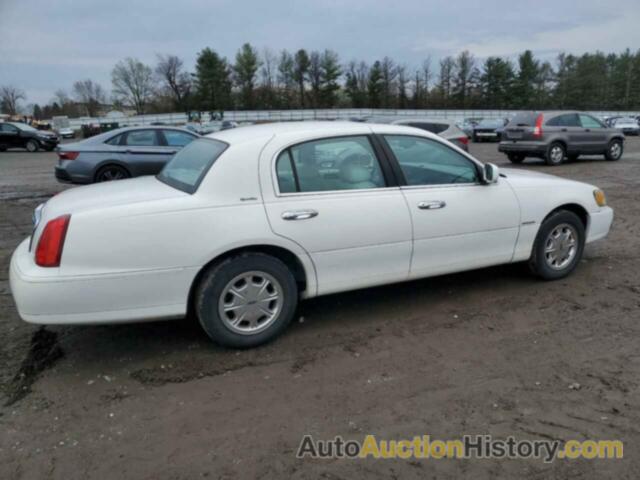 LINCOLN TOWNCAR SIGNATURE, 1LNFM82WXWY661717