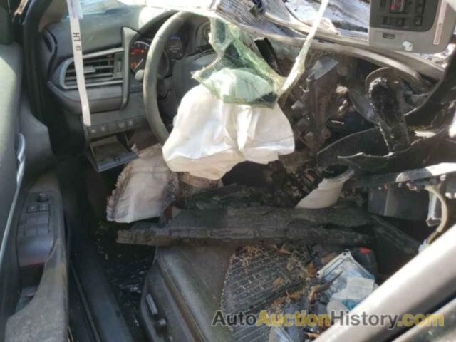 TOYOTA CAMRY SE, 4T1T11AK2MU568115