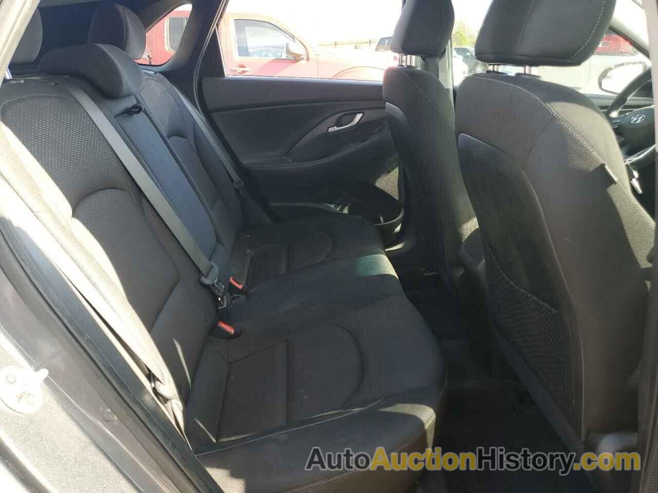 HYUNDAI ELANTRA, KMHH35LE3JU019212