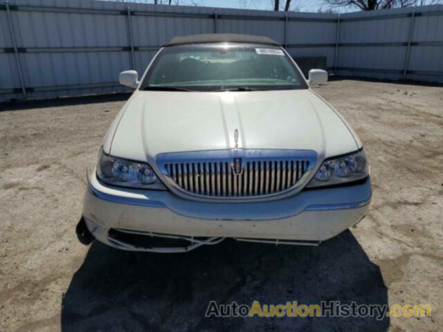 LINCOLN TOWNCAR SIGNATURE, 1LNHM81W26Y603160