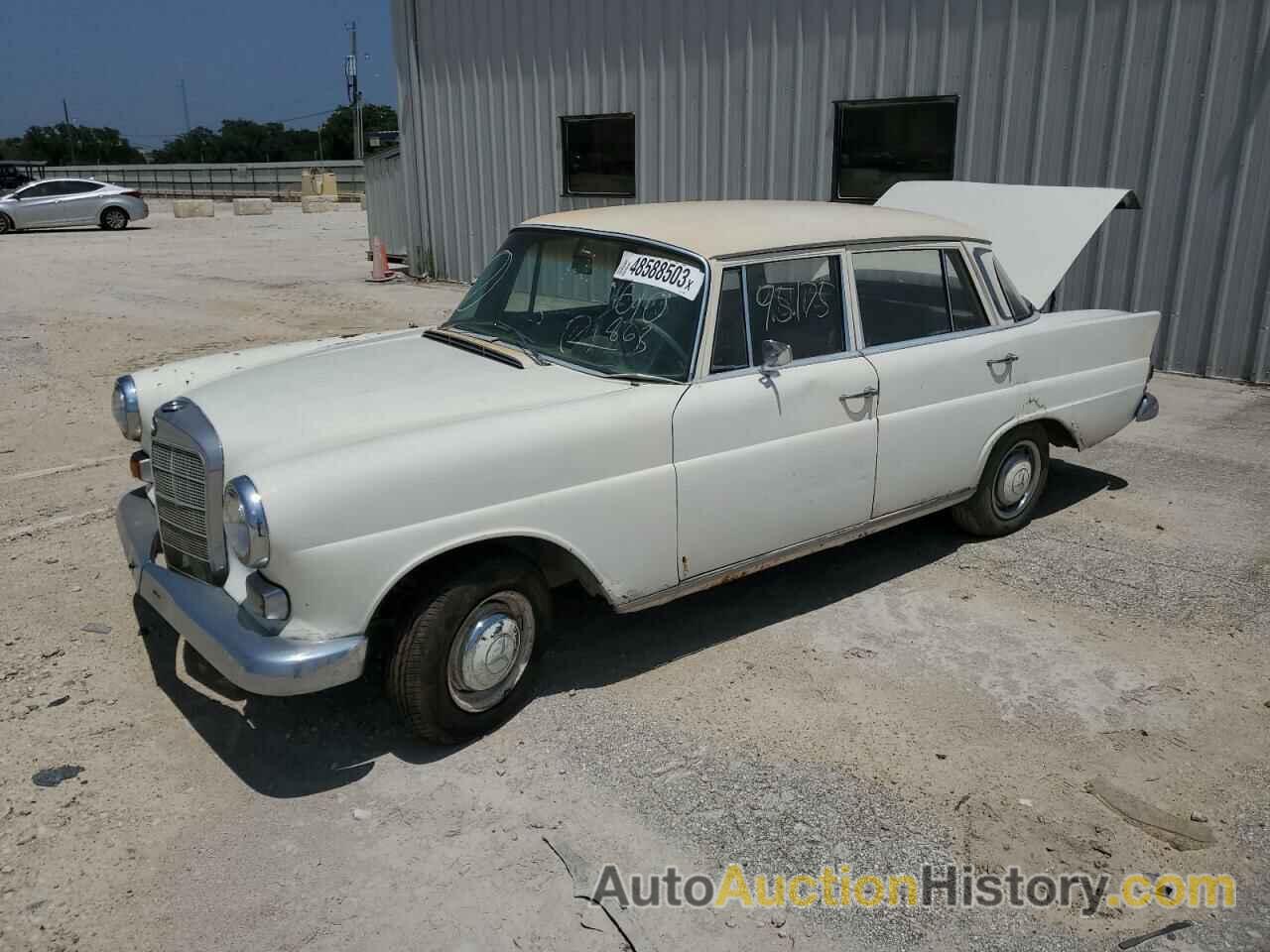 1966 MERCEDES-BENZ 230-CLASS, 11001112010863