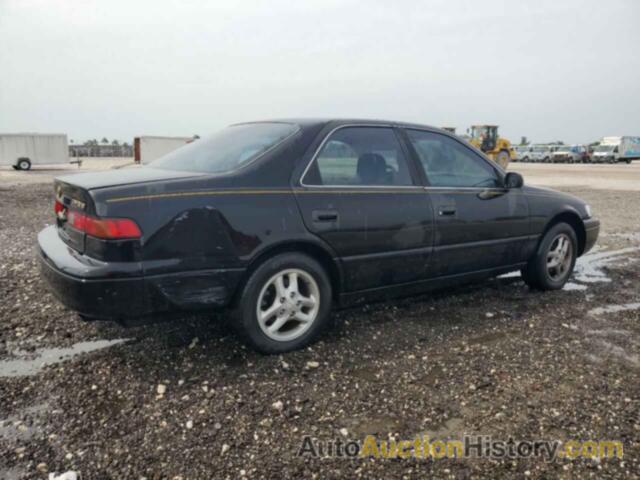 TOYOTA CAMRY LE, JT2BF28K8W0135107