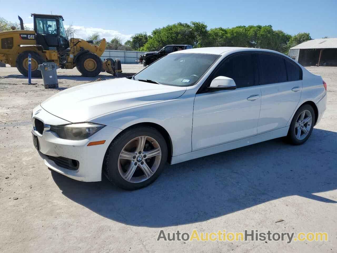 BMW 3 SERIES I, WBA3B1C53FK136055