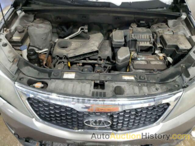 KIA SORENTO BASE, 5XYKT3A1XBG034811