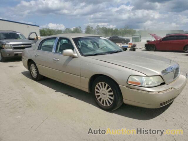 LINCOLN TOWNCAR SIGNATURE, 1LNHM81W15Y601320