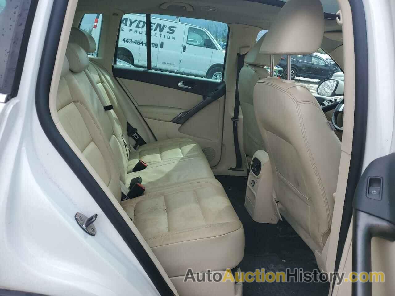 VOLKSWAGEN TIGUAN S, WVGAV7AXXAW510554