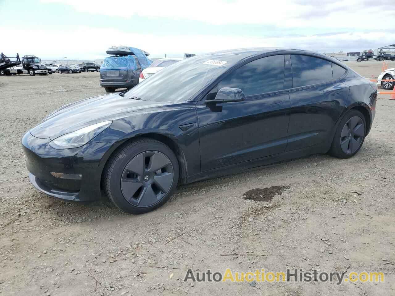 TESLA MODEL 3, 5YJ3E1EB4MF937486