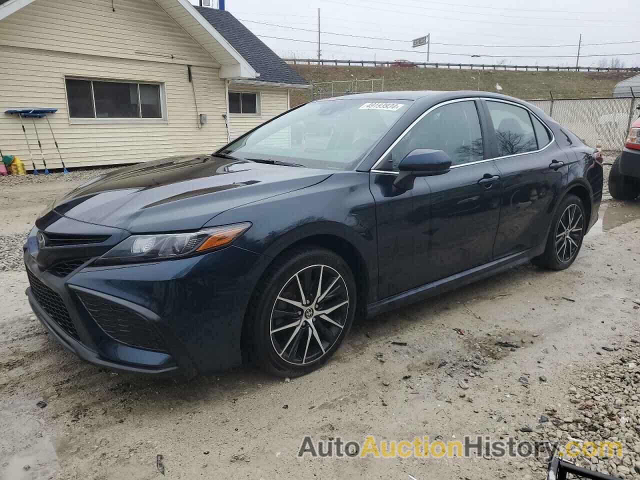 TOYOTA CAMRY SE, 4T1G11BK3MU045959