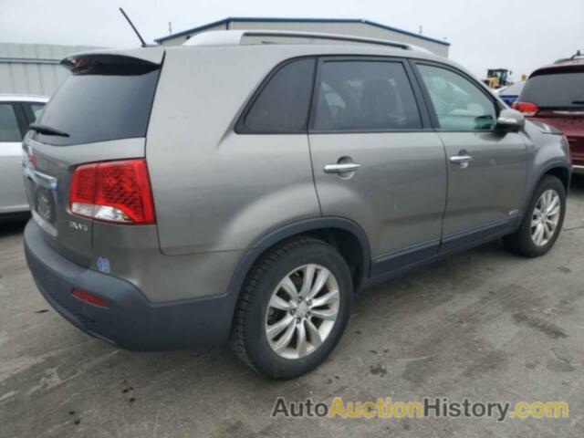 KIA SORENTO EX, 5XYKUDA24BG033620