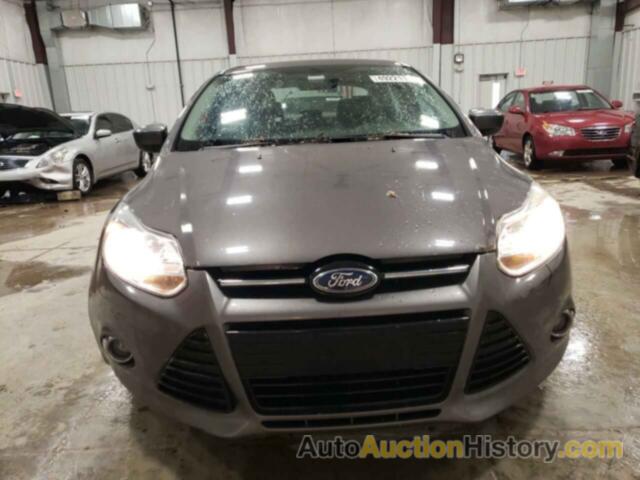 FORD FOCUS SE, 1FAHP3F23CL226387