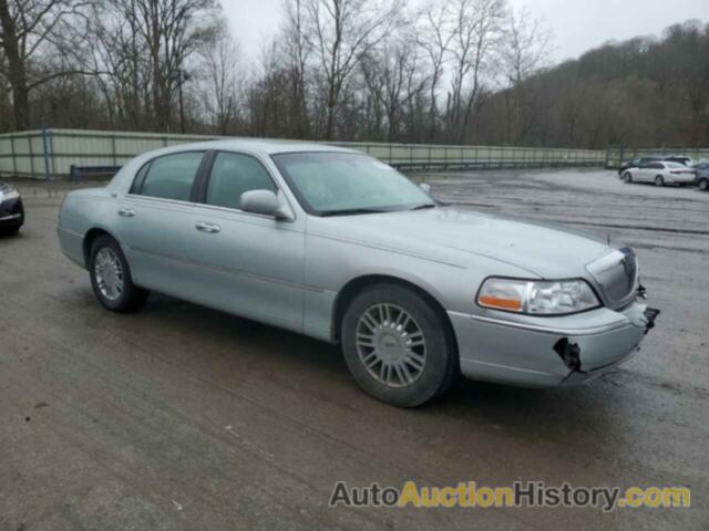 LINCOLN TOWNCAR SIGNATURE LIMITED, 1LNHM82V07Y618599