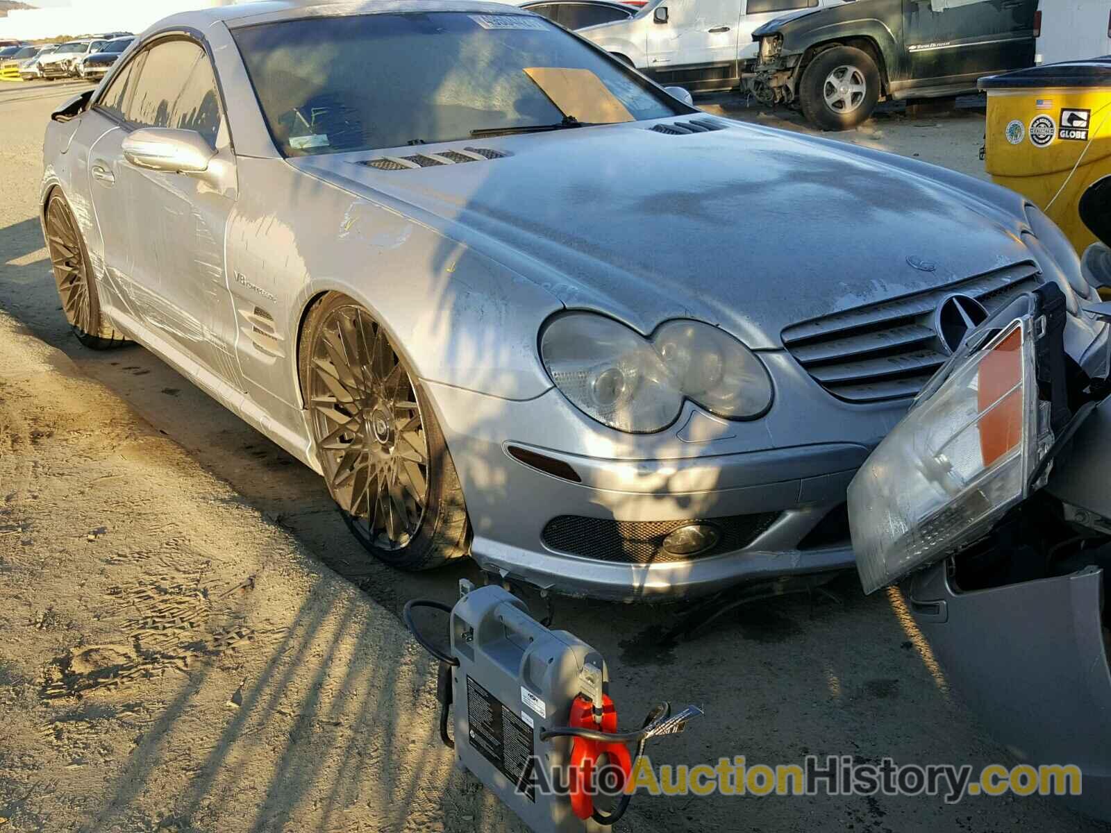 2004 MERCEDES-BENZ SL 55 AMG, WDBSK74F24F070854