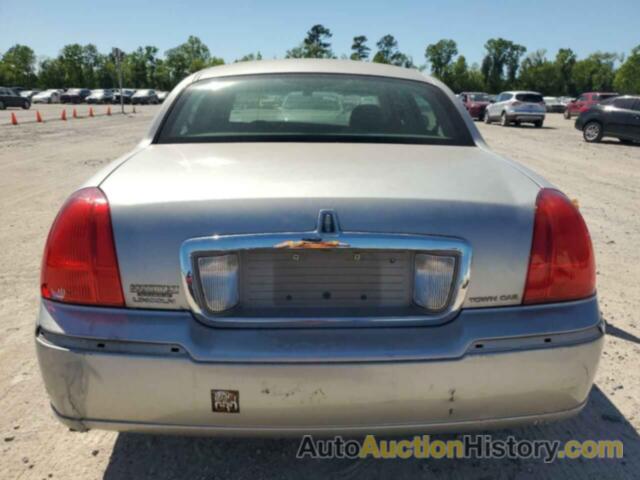 LINCOLN TOWNCAR SIGNATURE LIMITED, 1LNHM82V97Y601297