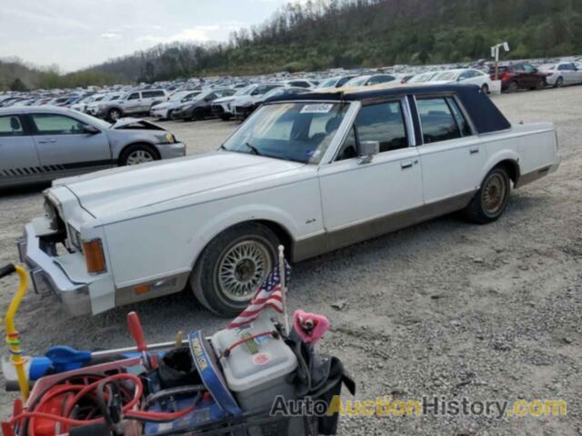 LINCOLN TOWNCAR SIGNATURE, 1LNBM82F3KY677718