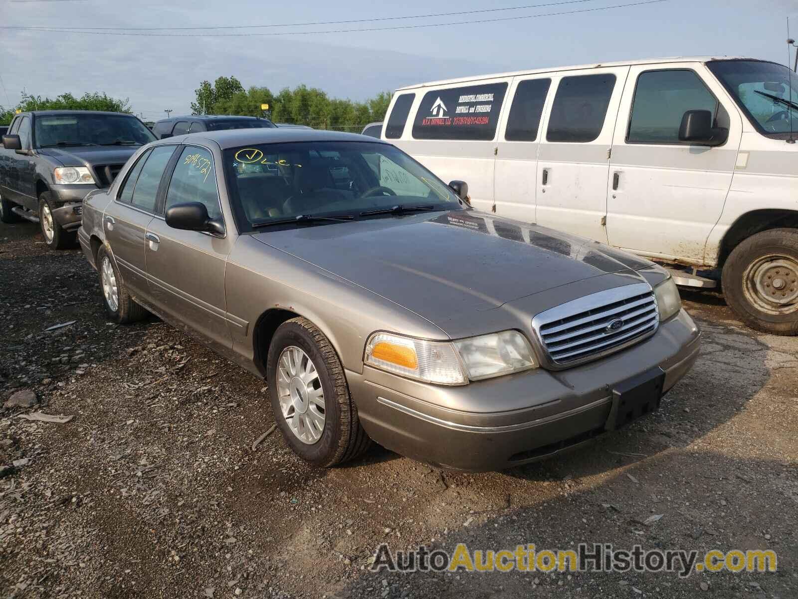 2003 FORD CROWN VIC, 2FAFP73WX3X124383