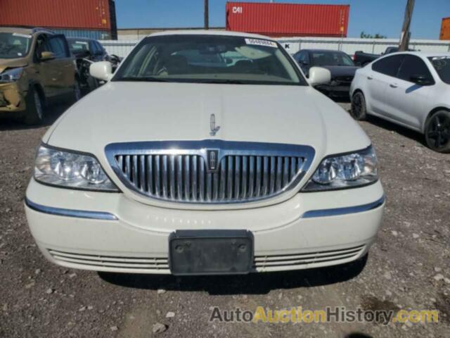 LINCOLN TOWNCAR SIGNATURE LIMITED, 1LNHM82V76Y643210