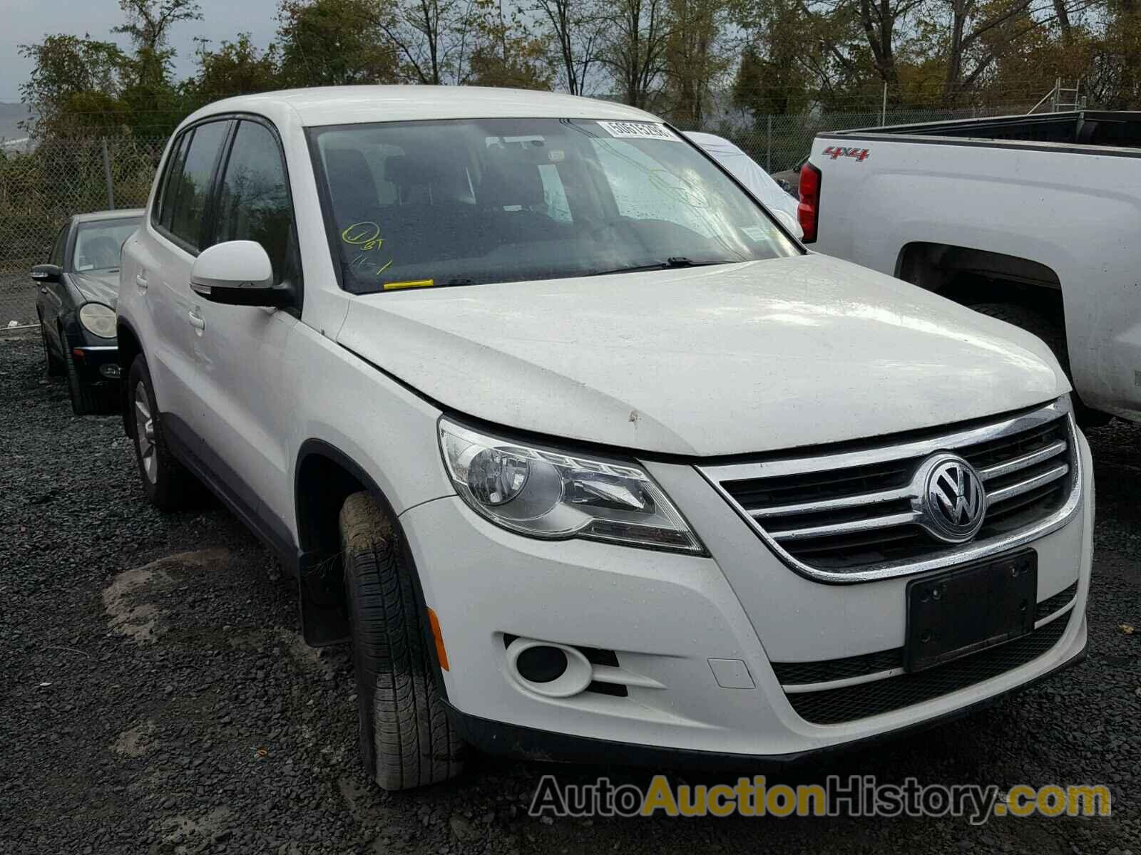 2010 VOLKSWAGEN TIGUAN S, WVGAV7AX7AW512844