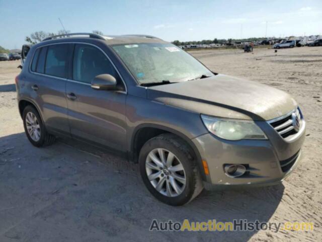 VOLKSWAGEN TIGUAN S, WVGAV75N99W003228