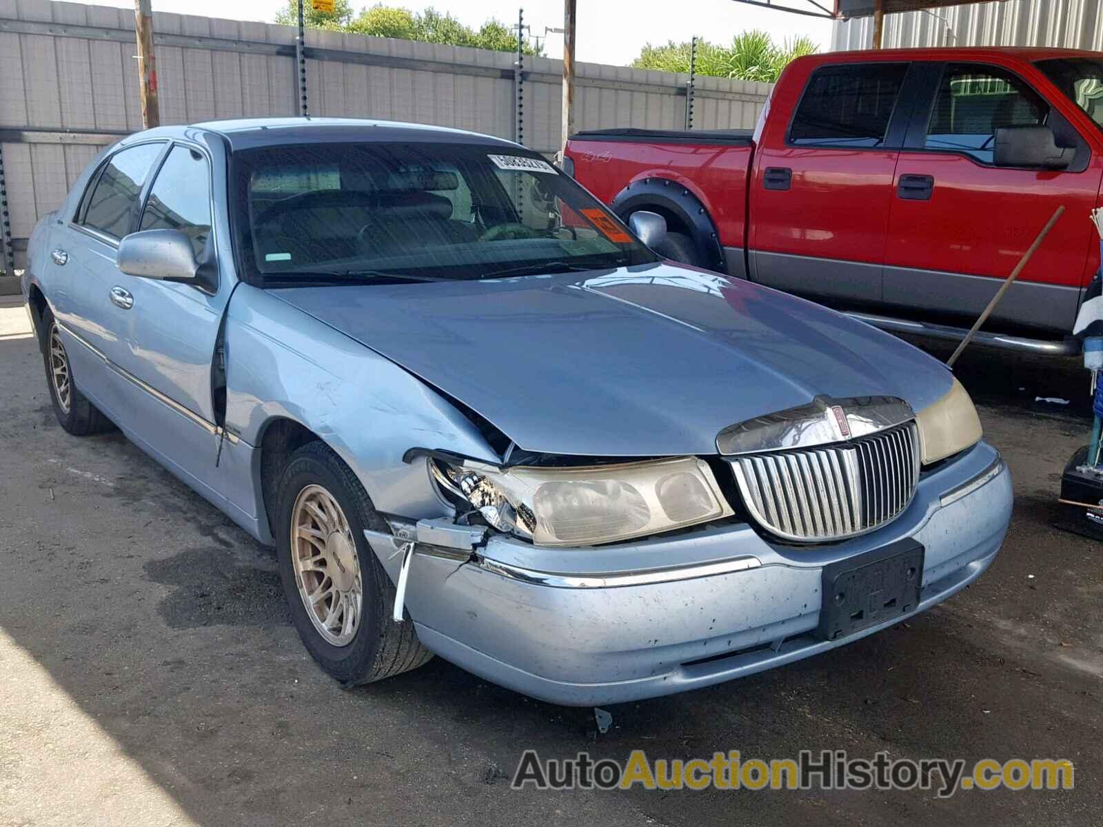 1998 LINCOLN TOWNCAR SIGNATURE, 1LNFM82W2WY611667