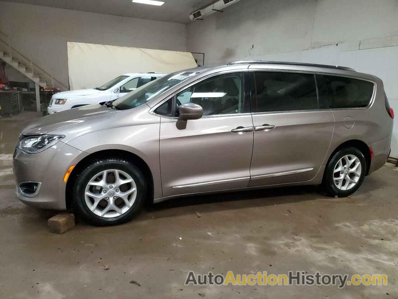 CHRYSLER PACIFICA TOURING L PLUS, 2C4RC1EG4HR614500