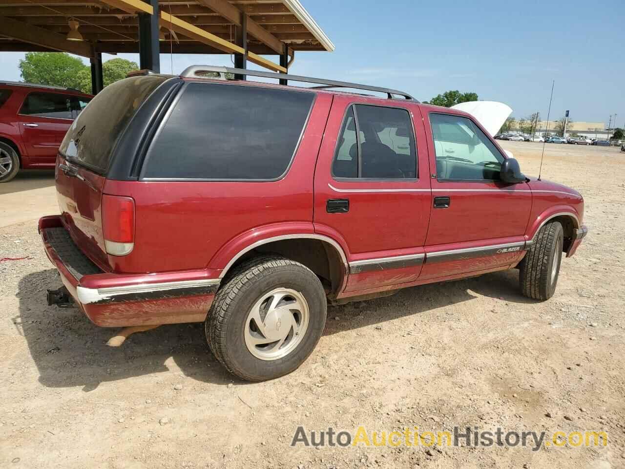 CHEVROLET BLAZER, 1GNDT13WXT2261974