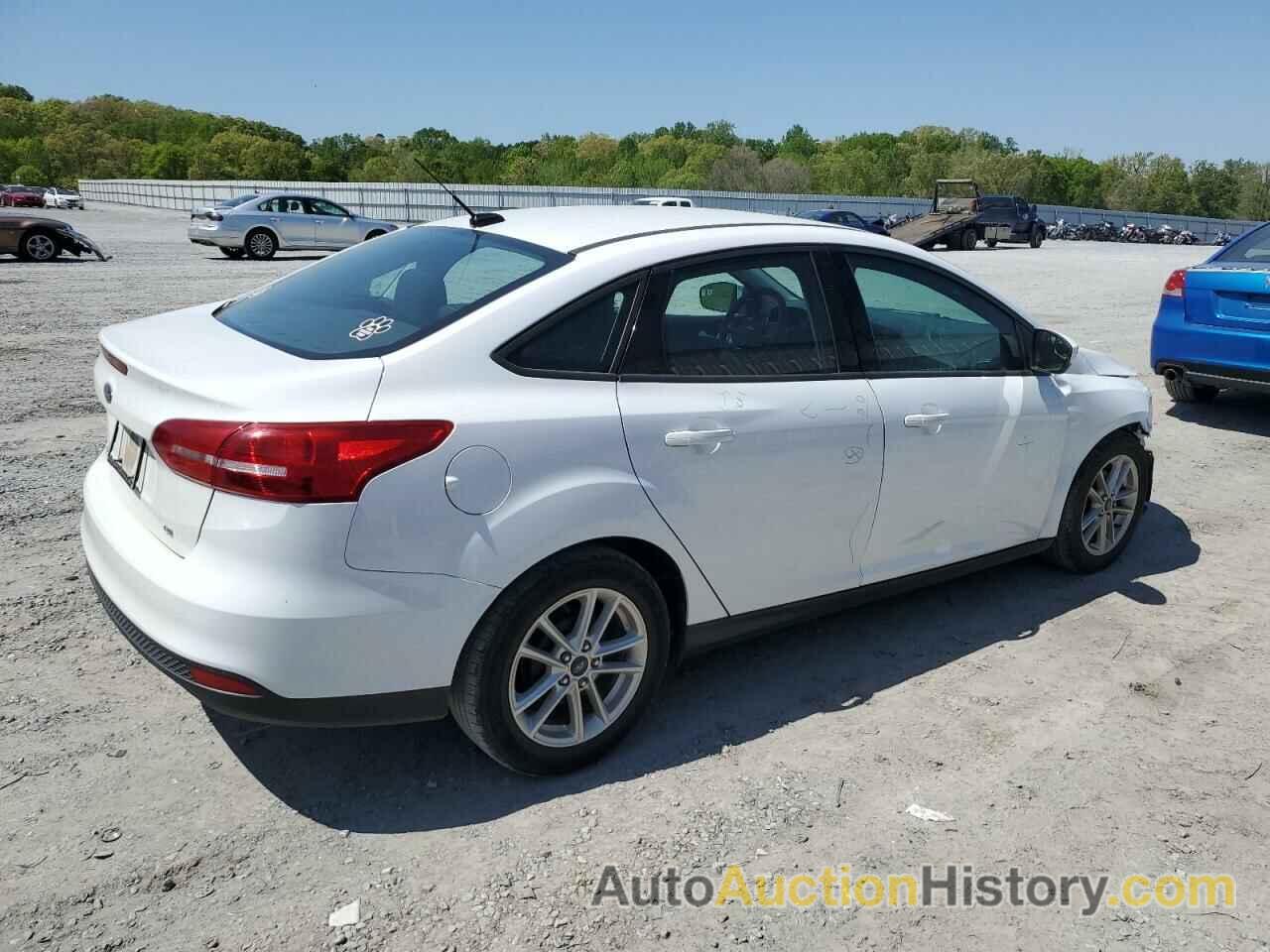 FORD FOCUS SE, 1FADP3F2XJL324764