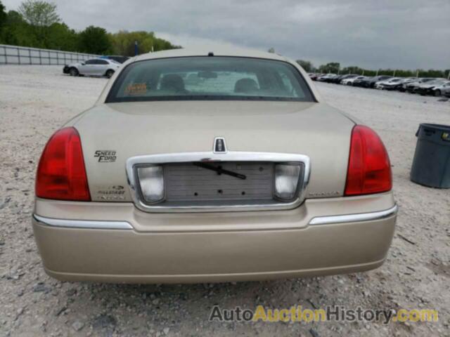 LINCOLN TOWNCAR SIGNATURE LIMITED, 2LNBL8CV8AX622284