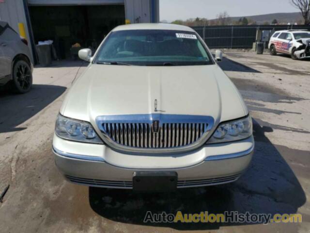 LINCOLN TOWNCAR SIGNATURE LIMITED, 1LNHM82W76Y605727