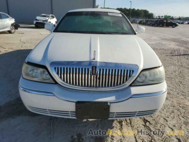 LINCOLN TOWNCAR SIGNATURE LIMITED, 2LNHM82V39X636419