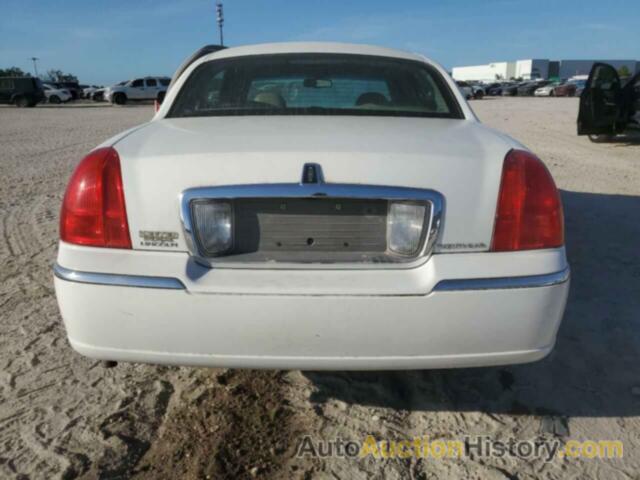 LINCOLN TOWNCAR SIGNATURE LIMITED, 2LNHM82V39X636419