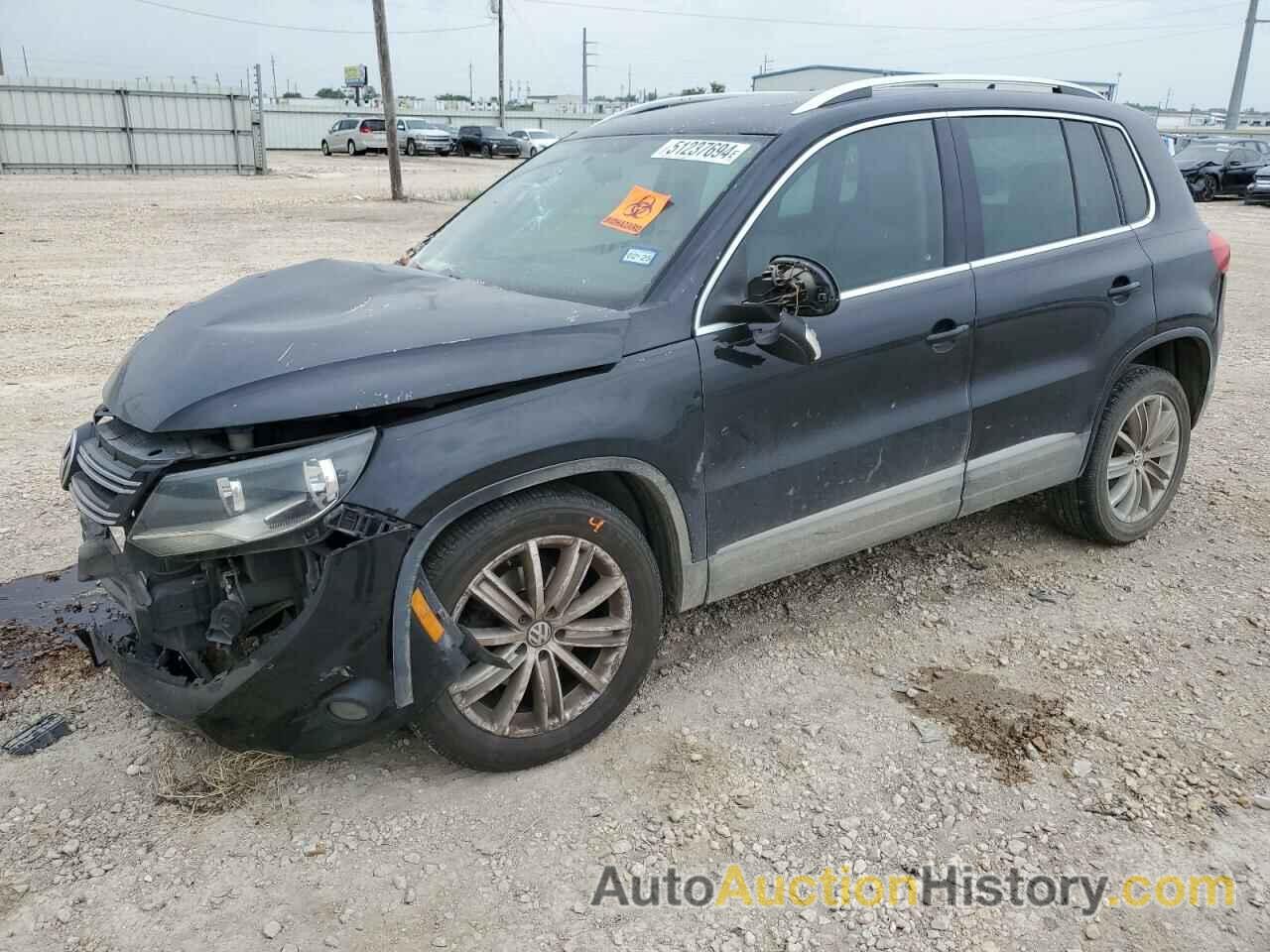 VOLKSWAGEN TIGUAN S, WVGAV3AXXDW563896