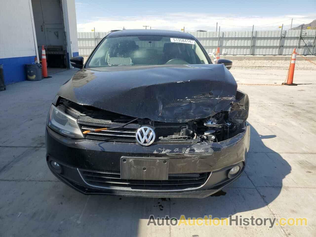 VOLKSWAGEN JETTA TDI, 3VWLL7AJ8EM443888