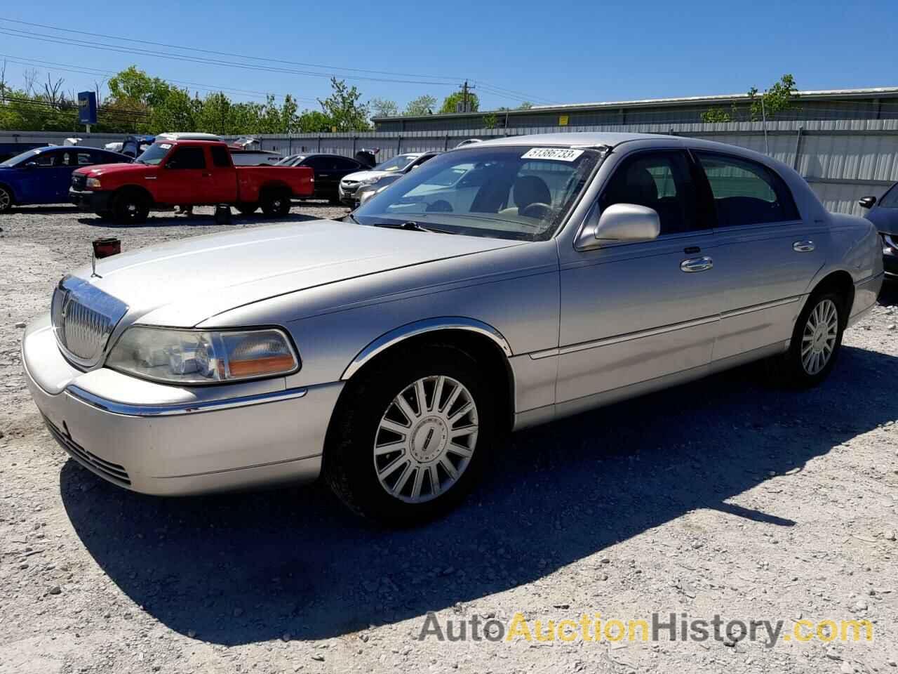 2005 LINCOLN TOWNCAR SIGNATURE, 1LNHM81W05Y652355