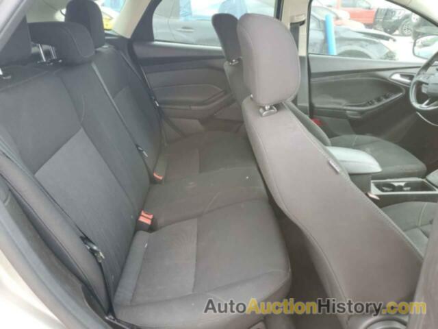 FORD FOCUS SE, 1FADP3K20GL379089