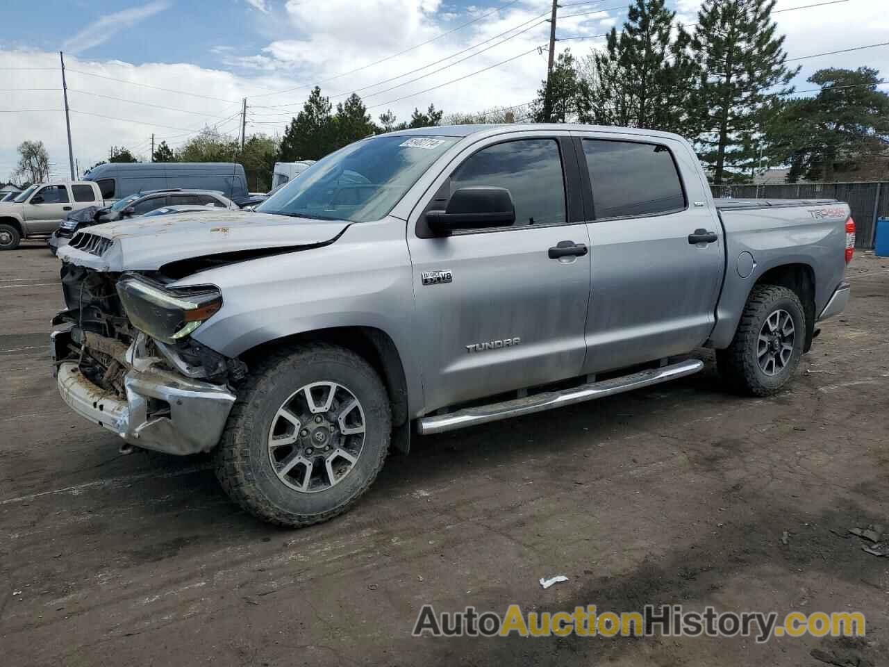 TOYOTA TUNDRA CREWMAX SR5, 5TFDY5F12KX803474