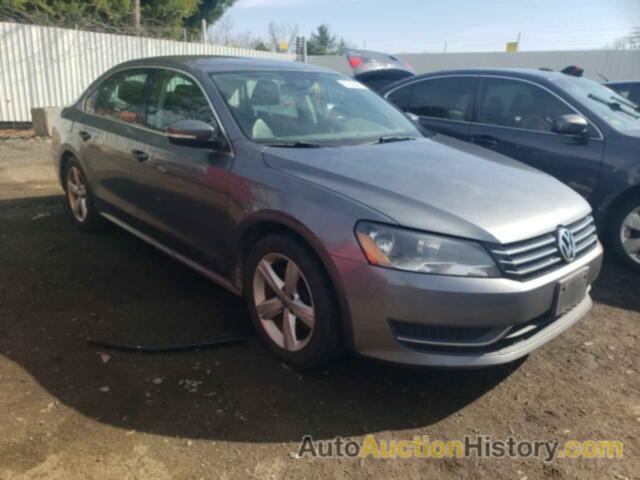 VOLKSWAGEN PASSAT SE, 1VWBT7A34EC048699